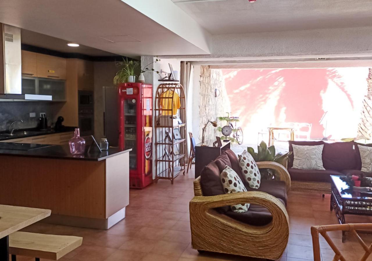 Porto Santo Destination Hostel Exterior photo